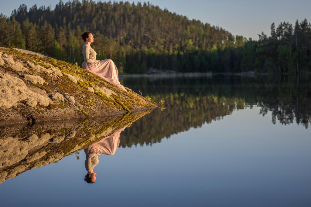 Pihlajaveden mökillä eletään ilman kalenteria, ollaan yhdessä ja nautitaan luonnosta kaikkina vuodenaikoina. Mökin tarina vie varhaislapsuuteen saakka. – ’Mökkiläisen tarina’ on Laiturilla-blogin uusi juttusarja, jossa tutustumme Etelä-Savon mökkeihin ja niiden onnellisiin asukkaisiin. Tarinat ovat mökkiläisten itse kirjoittamia ja, kuten voi huomata, niistä välittyy rakkaus parhaaseen mökkiseutuun – Etelä-Savoon.