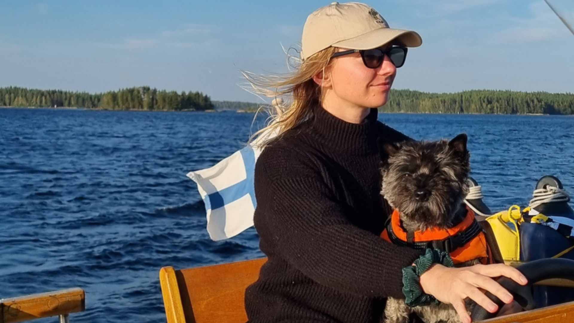  Terassi, mökkilaituri tai grillipöytä vaatii seurakseen raikkaan lasillisen juotavaa. Mitä jos se lasi olisi täynnä Etelä-Savoa: maut tulisivat naapuripellolta, lähitilalta tai muutaman kilometrin päässä sijaitsevasta kartanosta? Paikallinen ruoka ei ole vain maalaisromantiikkaa – se on valinta, jolla on merkitystä.
