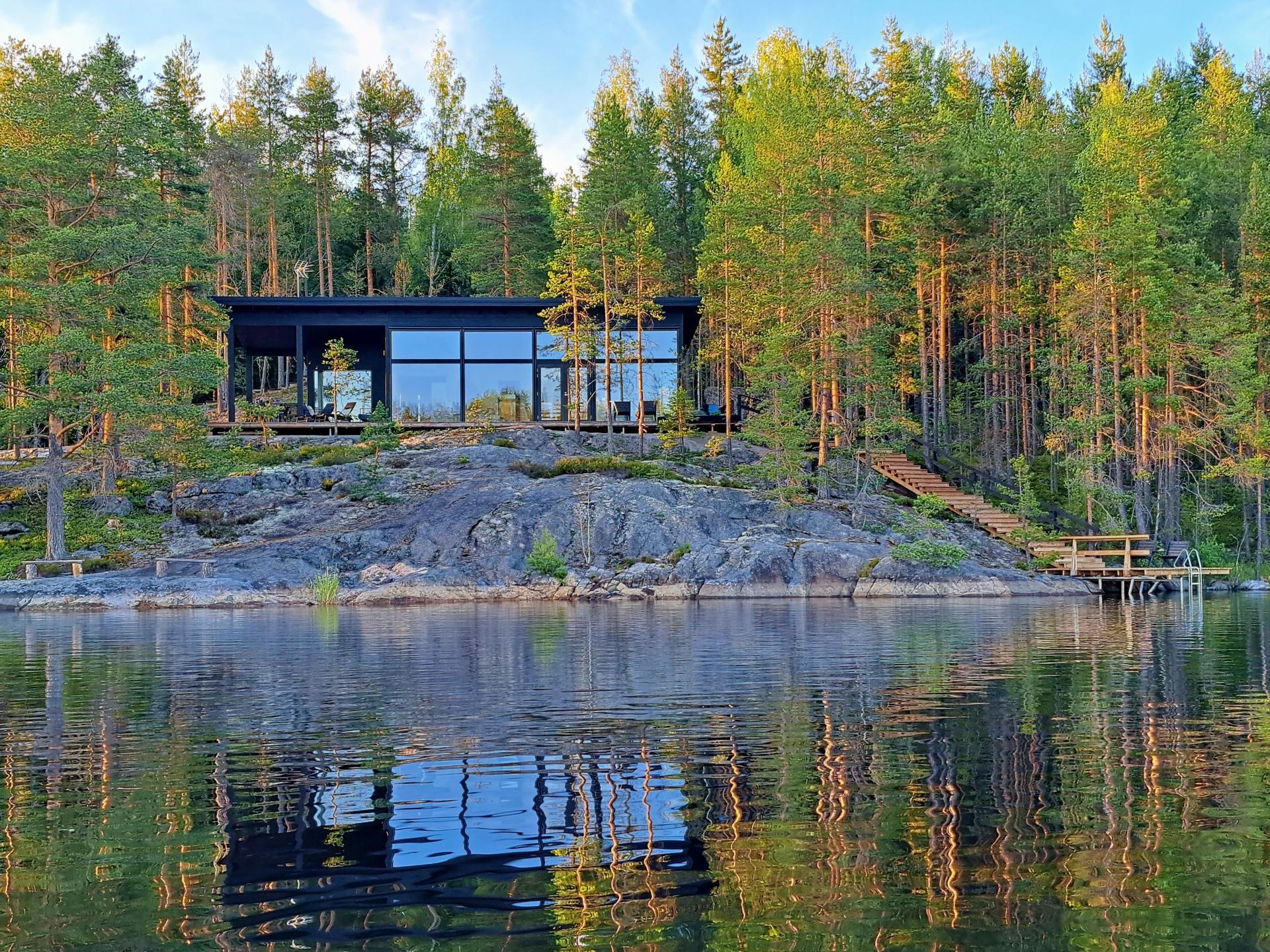 laiturilla villa saimaansaari mokin vuokraus 21